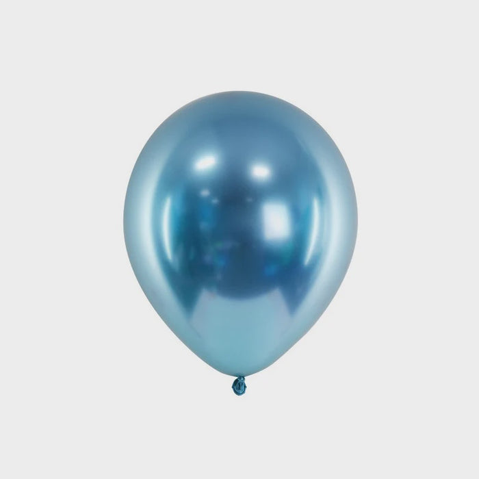 Glossy balloons in blue colour, diameter 30 cm.