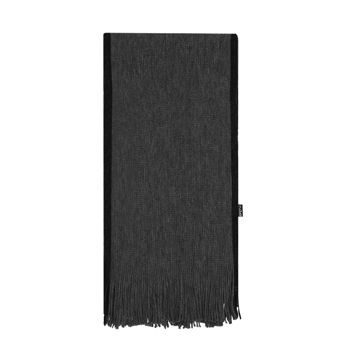 Scarf with Contrast Edges