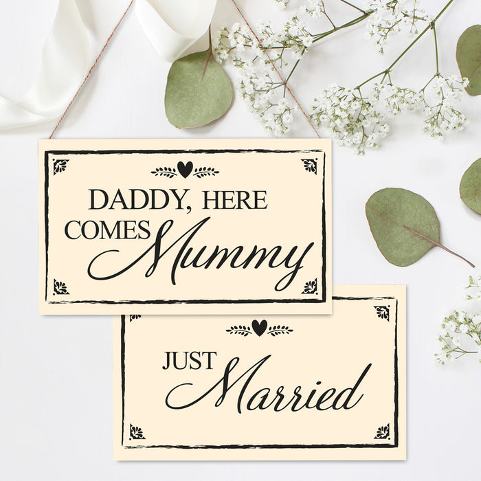 Hanging Board Ivory 2 sided 'Daddy here comes Mummy'