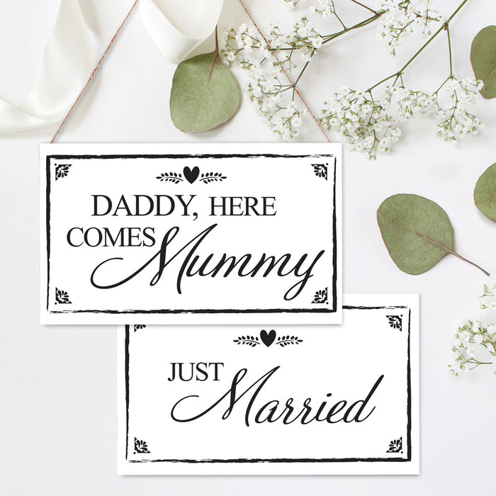 Hanging Board White 2 sided 'Daddy here comes Mummy'