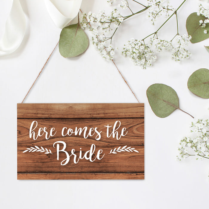 Hanging Board Wood 2 sided 'Here Comes the Bride'