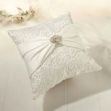 Vintage Lace Cream - Ring Pillow